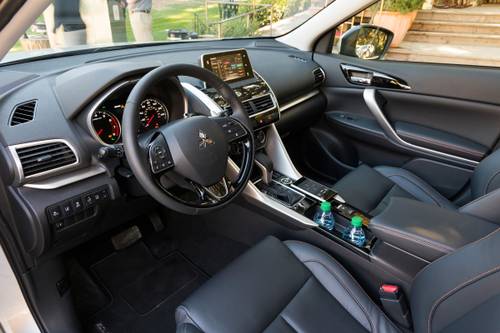 2020 Mitsubishi Eclipse Cross SEL 4dr SUV Steering Wheel Detail