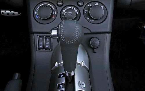 2009 Mitsubishi Eclipse Spyder GT Center Console