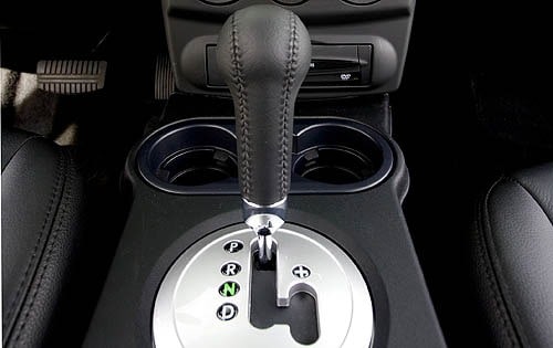 2007 Mitsubishi Endeavor SE Center Console
