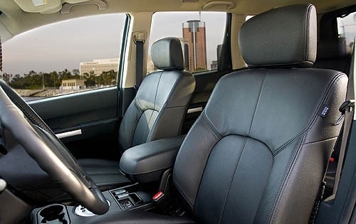 2007 Mitsubishi Endeavor SE Interior