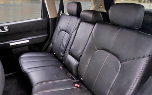 2007 Mitsubishi Endeavor SE Rear Interior