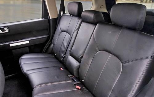 2008 Mitsubishi Endeavor SE Rear Interior
