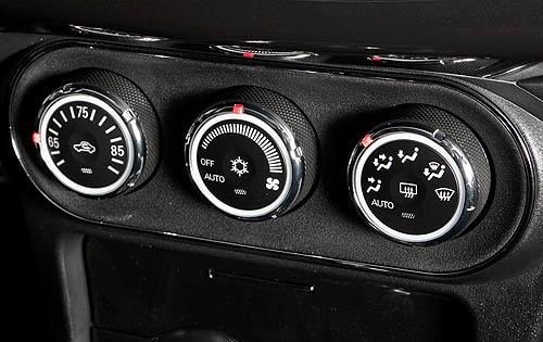 2010 Mitsubishi Lancer Evolution MR Touring Center Console