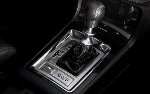 2011 Mitsubishi Lancer Evolution MR Shifter Detail