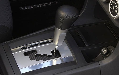 2008 Mitsubishi Lancer GTS Center Console