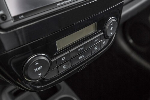 2015 Mitsubishi Mirage ES 4dr Hatchback Center Console
