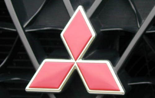 2000 Mitsubishi Montero Sport Front Badging