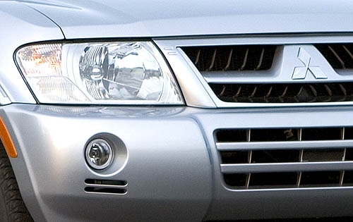 2006 Mitsubishi Montero Limited Badging and Headlamp Detail