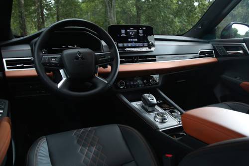 2023 Mitsubishi Outlander PHEV 40th Anniversary 4dr SUV Dashboard