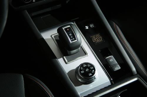 2023 Mitsubishi Outlander PHEV 40th Anniversary 4dr SUV Shifter