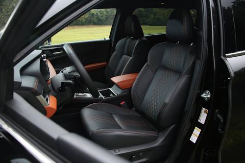 2025 Mitsubishi Outlander PHEV SEL 4dr SUV Interior
