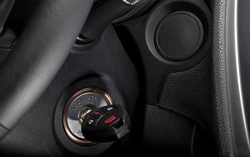 2011 Mitsubishi Outlander Sport ES Ignition Key Detail
