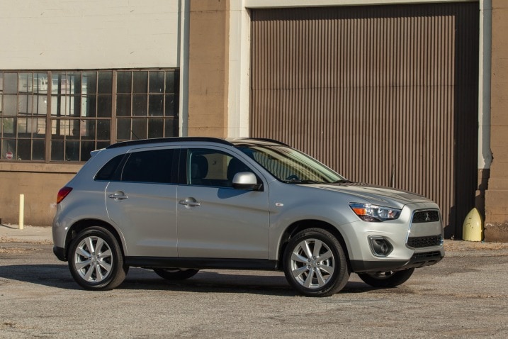Top 13 Most Fuel Efficient Crossovers And Suvs For 2017 On Edmunds In The Beginning Suvs Were Synonymous With Unrefined Handling And High Fuel Costs But Today S Models Reflect A Significant Evolution