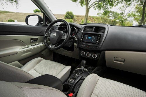 2017 Mitsubishi Outlander Sport 2.4 SE 4dr SUV Dashboard