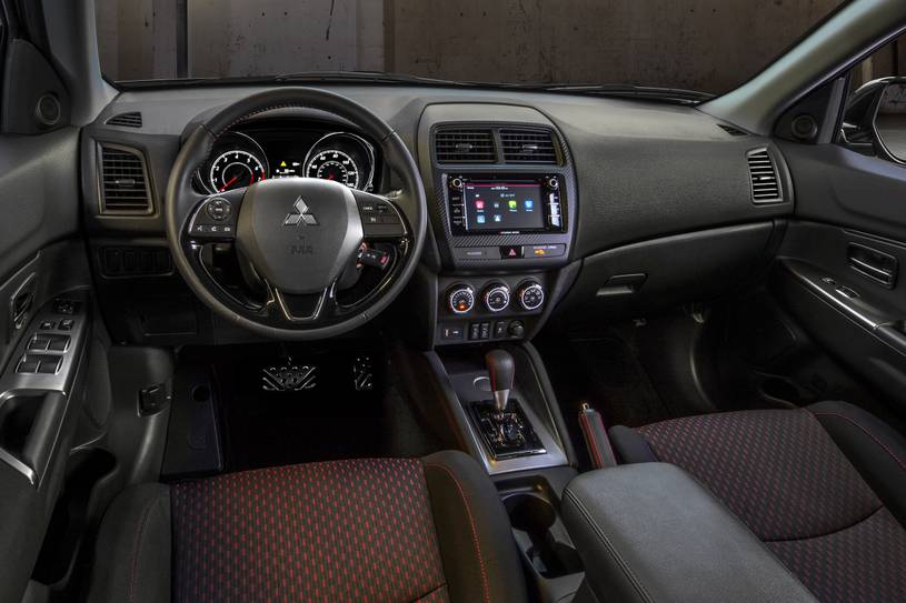 2018 Mitsubishi Outlander Sport Pictures 46 Photos Edmunds