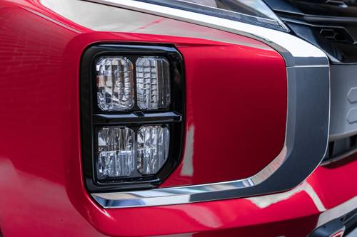 Mitsubishi Outlander Sport 2.0 BE 4dr SUV Headlamp Detail