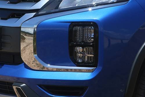 2024 Mitsubishi Outlander Sport 2.4 SEL 4dr SUV Fog Light Detail