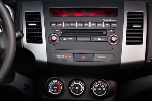 2012 Mitsubishi Outlander SE 4dr SUV Center Console