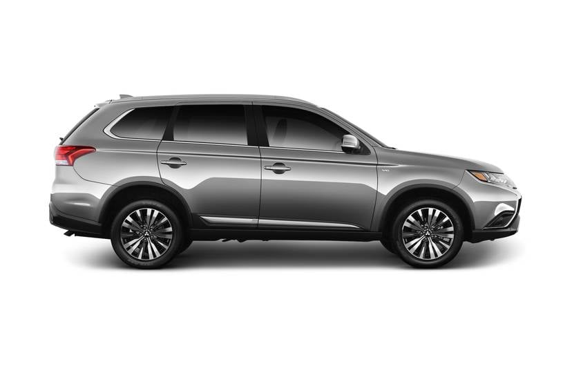 2019 Mitsubishi Outlander Pictures 77 Photos Edmunds