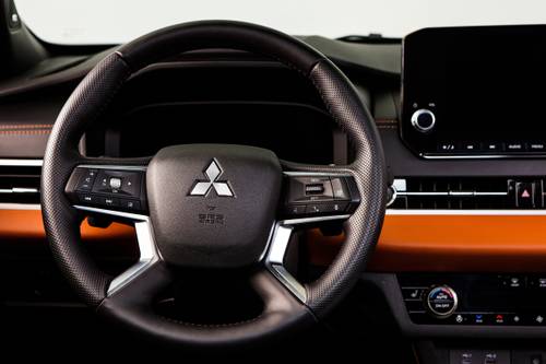 Mitsubishi Outlander SEL 4dr SUV Steering Wheel Detail. Premium Package Shown.