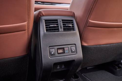 2025 Mitsubishi Outlander SEL 4dr SUV Interior Detail