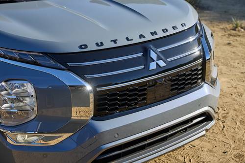 2025 Mitsubishi Outlander SEL 4dr SUV Front Badge