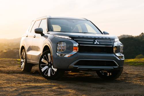 2025 Mitsubishi Outlander SEL 4dr SUV Exterior Shown
