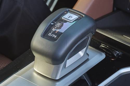 2025 Mitsubishi Outlander SEL 4dr SUV Shifter