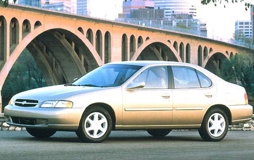 1997 Nissan Altima 4 Dr SE Sedan Shown