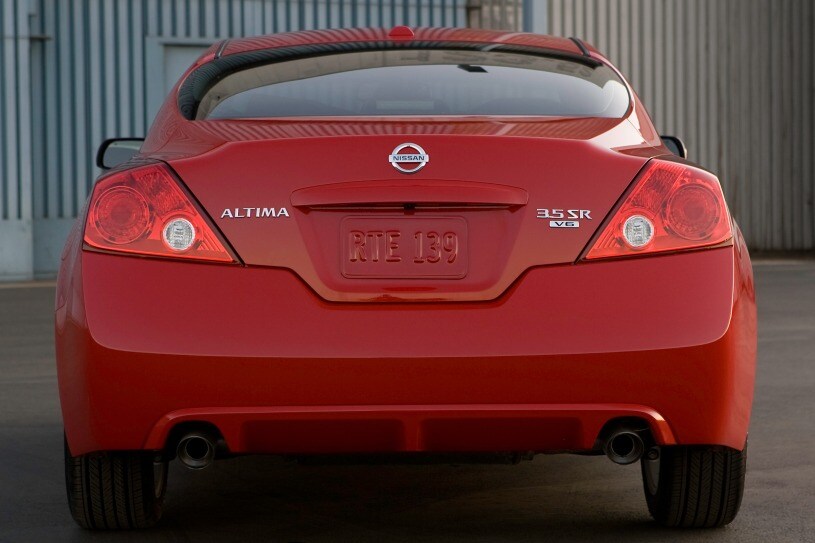 2010 Nissan Altima Pictures - 237 Photos | Edmunds