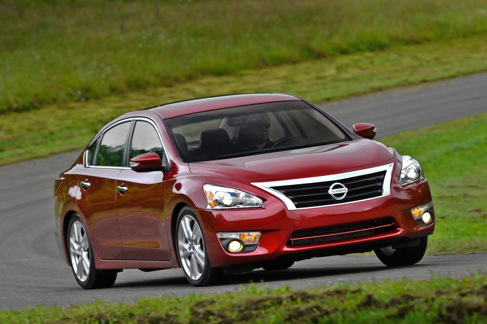 2013 Nissan Altima Recalled for Spare Tire Problem Edmunds