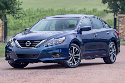 Used 2016 Nissan Altima 3 5 Sr Sedan Features Specs Edmunds 2016 Nissan Altima 2 5 Sr Sedan Exterior Shown
