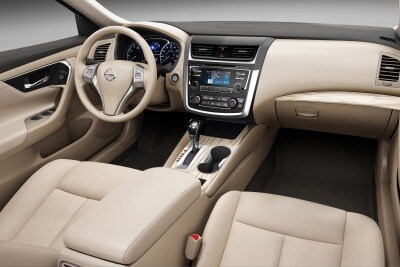 Used 2016 Nissan Altima 3 5 Sl Sedan Features Specs Edmunds 2016 Nissan Altima 2 5 Sl Sedan Interior Shown