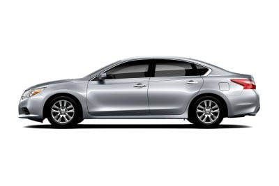 Used 2017 Nissan Altima 2 5 Sl Sedan Review Ratings Edmunds Nissan Altima 2 5 Sedan Profile
