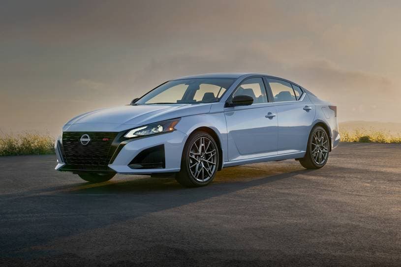 2023 Nissan Altima Pictures - 74 Photos | Edmunds