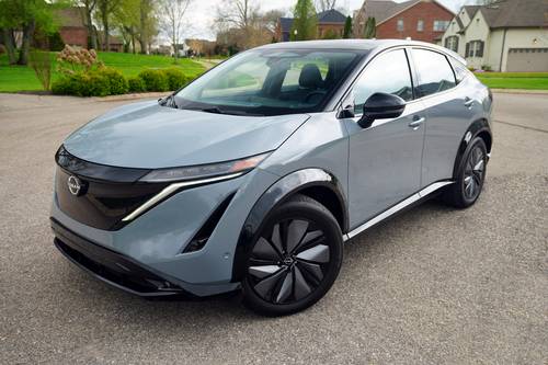 2025 Nissan ARIYA Platinum+ e-4ORCE 4dr SUV Exterior Shown