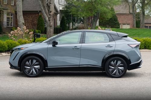2025 Nissan ARIYA Platinum+ e-4ORCE 4dr SUV Profile Shown