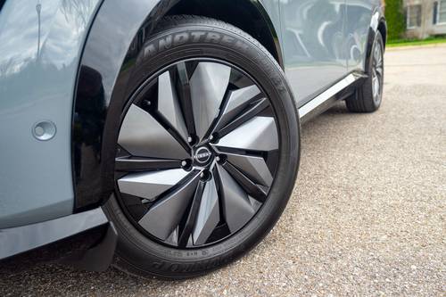 2025 Nissan ARIYA Platinum+ e-4ORCE 4dr SUV Wheel