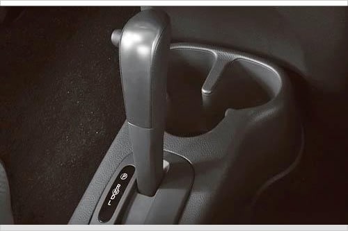 2009 Nissan Cube 1.8 SL Center Console