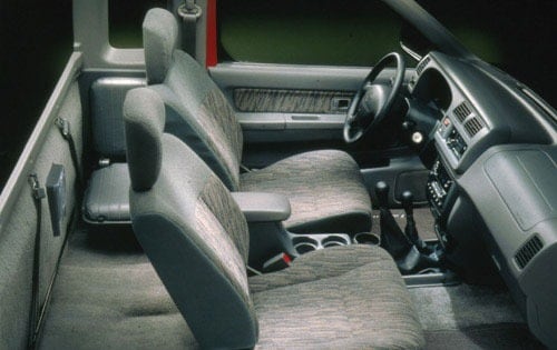 1999 Nissan Frontier 2 Dr SE 4WD Extended Cab SB