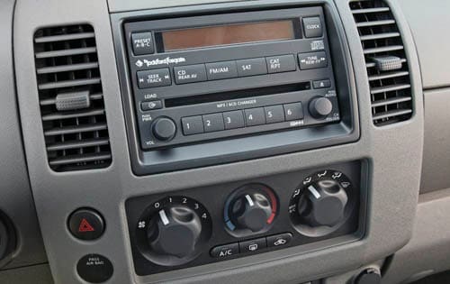 2005 Nissan Frontier 4dr Crew Cab Center Console