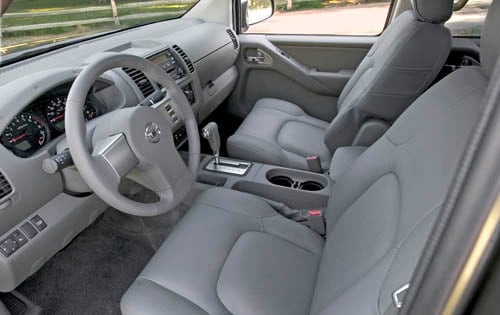 2005 Nissan Frontier 4dr Crew Cab Interior