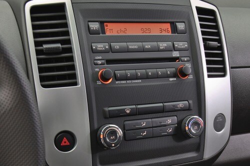2012 Nissan Frontier SV Extended Cab Pickup Center Console
