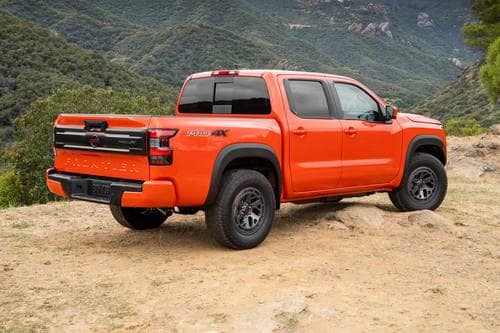 2025 Nissan Frontier PRO-4X Crew Cab Pickup Exterior