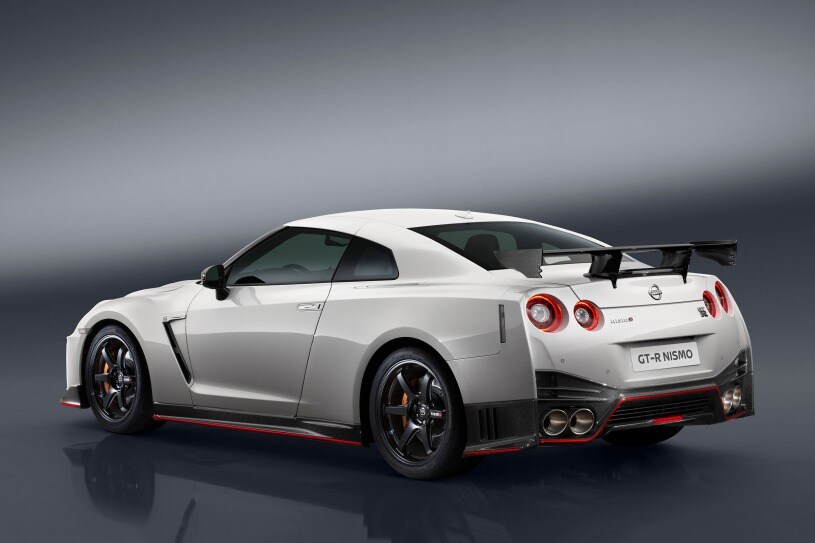 17 Nissan Gt R Pictures 103 Photos Edmunds