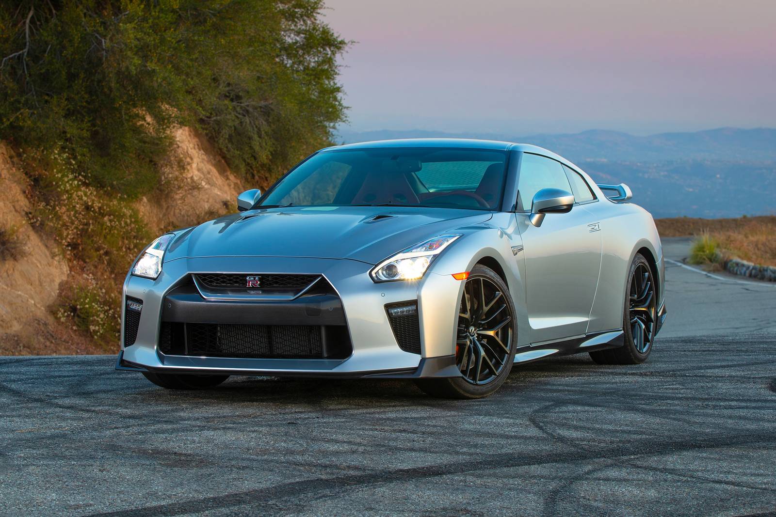 2019 Nissan GT-R Review & Ratings | Edmunds