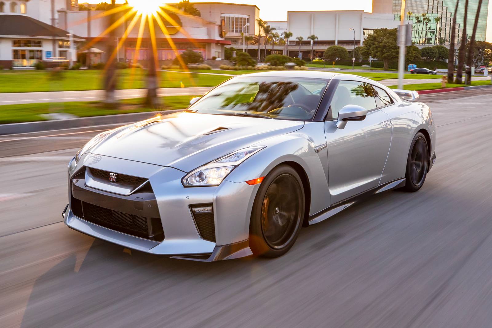 2019 Nissan GT-R Review & Ratings | Edmunds