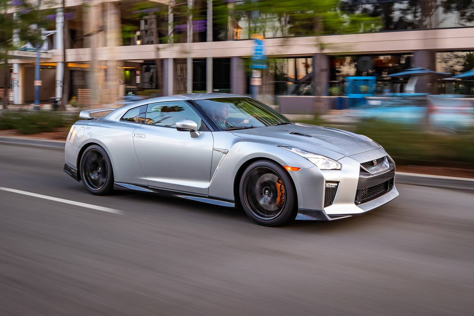 2019 Nissan GT-R Review & Ratings | Edmunds