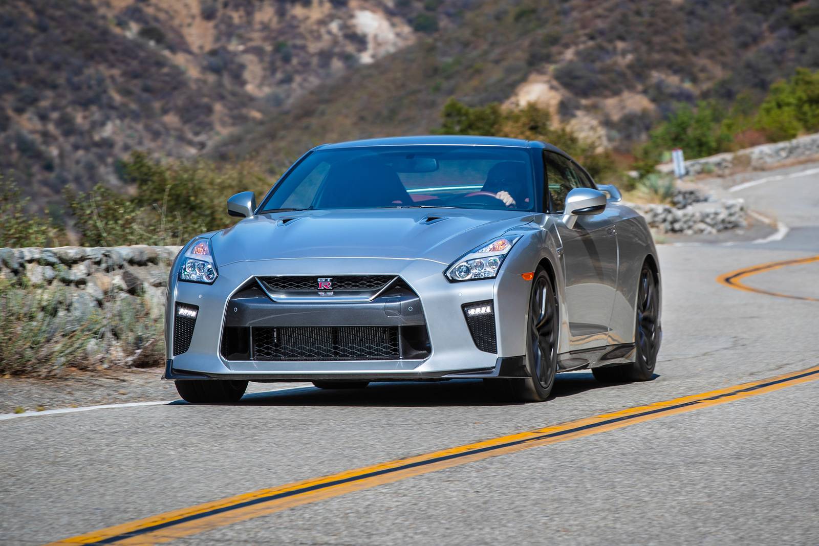 2019 Nissan GT-R Review & Ratings | Edmunds