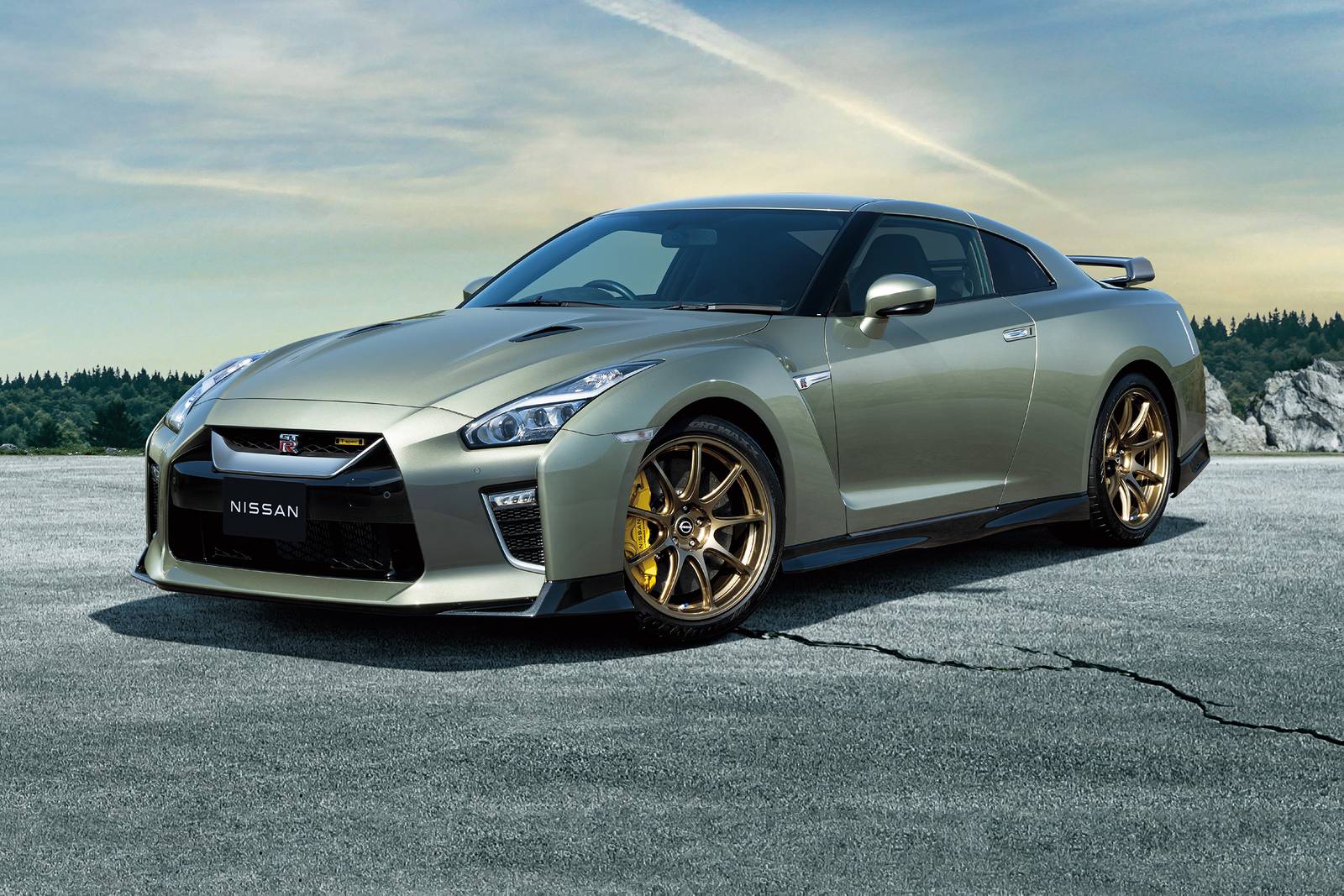 2021 Nissan GT-R Review & Ratings | Edmunds